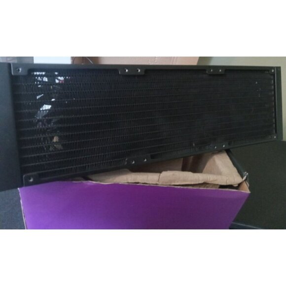 Cooler Master MasterLiquid ML360R RGB CPU Cooler – For Parts or Repair - Picture 4 of 5